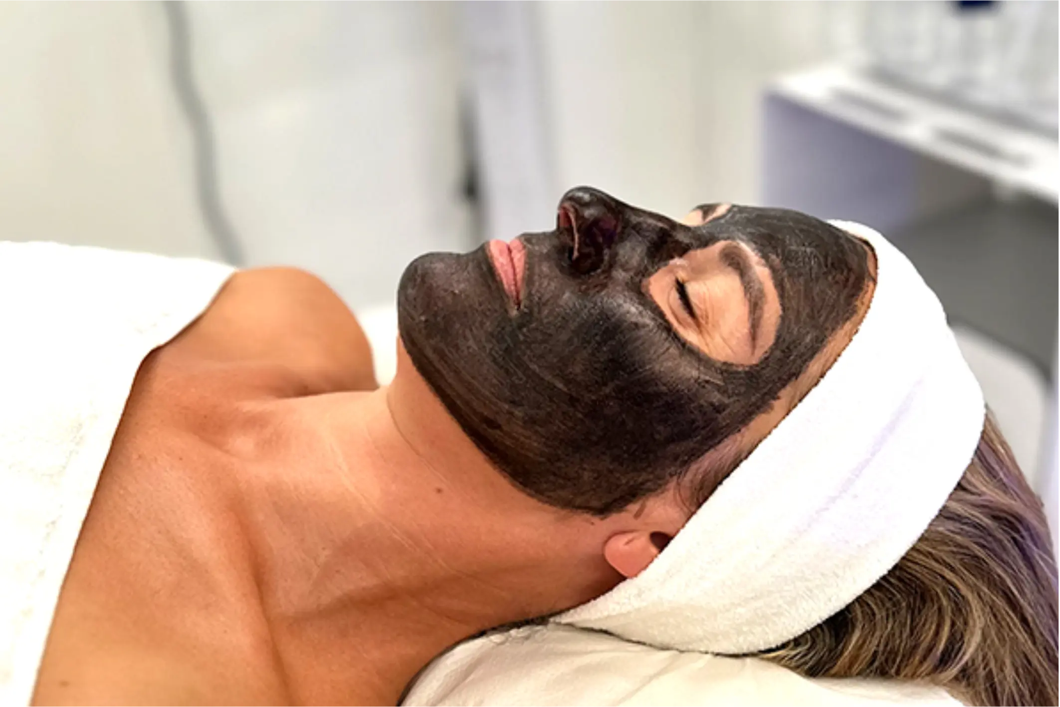 Hollywood Peel — Carbon Laser Peel facial